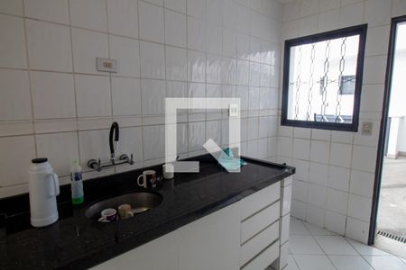 Casa para alugar com 185m², 4 quartos e 4 vagas Casa para alugar com 185m², 4 quartos e 4 vagasCozinha