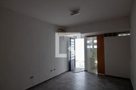 Casa para alugar com 185m², 4 quartos e 4 vagas Casa para alugar com 185m², 4 quartos e 4 vagasSuite 3 - Externa