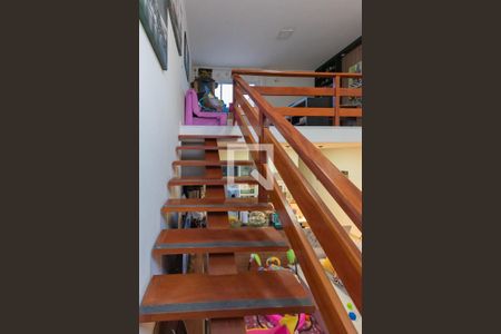 Casa à venda com 125m², 2 quartos e 1 vagaEscada Mezanino