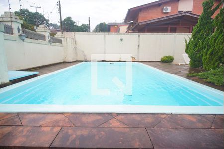 Casa à venda com 246m², 3 quartos e 2 vagasPiscina
