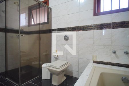 Casa à venda com 246m², 3 quartos e 2 vagasBanheiro da Suíte