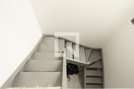 Apartamento à venda com 100m², 2 quartos e 1 vagaEscada