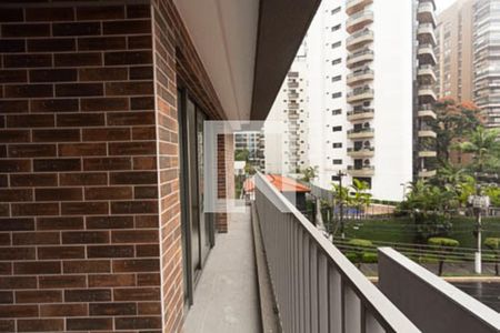 Apartamento à venda com 99m², 2 quartos e 1 vagaVaranda 