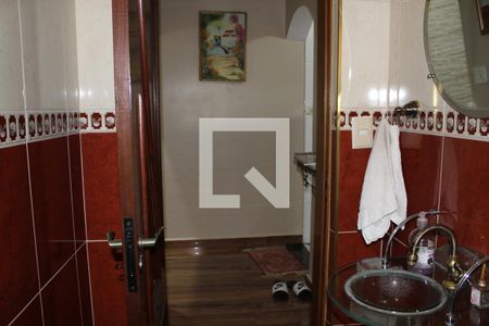 Casa à venda com 300m², 4 quartos e 2 vagasLavabo