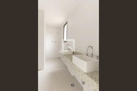 Apartamento à venda com 99m², 2 quartos e 1 vagaBanheiro da Suíte 2