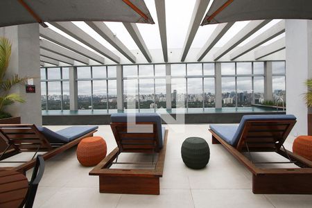 Studio à venda com 32m², 1 quarto e 1 vagaÁrea Comum - Piscina