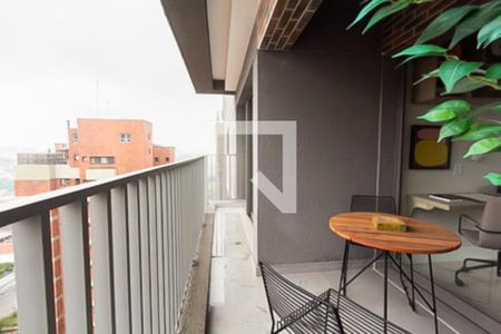 Apartamento para alugar com 99m², 2 quartos e 1 vaga Apartamento para alugar com 99m², 2 quartos e 1 vagaVaranda