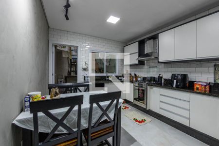 Casa à venda com 140m², 3 quartos e 2 vagasCozinha