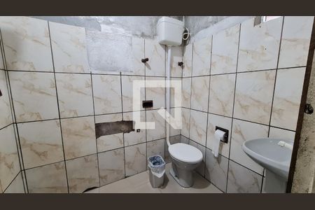 Banheiro de casa à venda com 1 quarto, 55m² em Sarandi, Porto Alegre