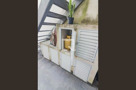 Casa à venda com 375m², 8 quartos e 8 vagasCondomínio - 6 Apartamentos