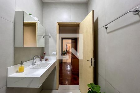 Casa à venda com 240m², 2 quartos e 3 vagasBanheiro do Quarto 2