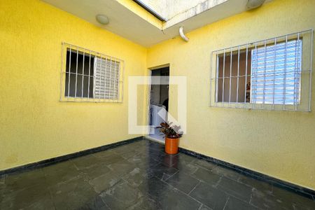 Casa à venda com 240m², 2 quartos e 3 vagasQuintal