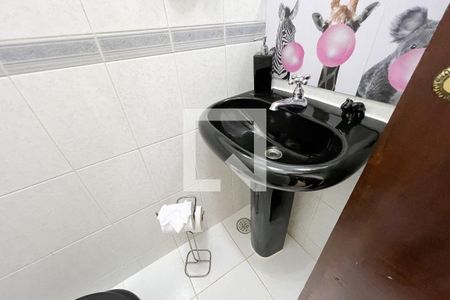 Casa à venda com 240m², 2 quartos e 3 vagasLavabo