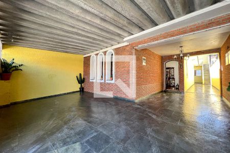Casa à venda com 240m², 2 quartos e 3 vagasGaragem