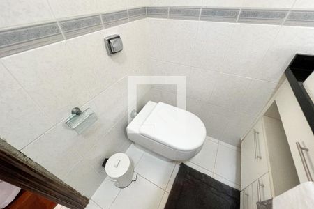 Casa à venda com 240m², 2 quartos e 3 vagasBanheiro do Quarto 1