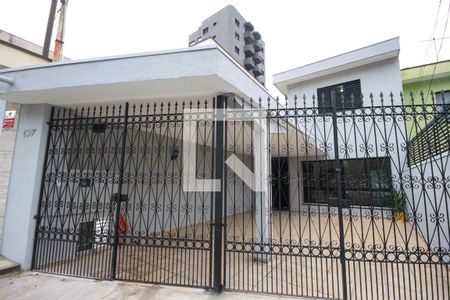 Casa à venda com 129m², 2 quartos e 2 vagas Casa à venda com 129m², 2 quartos e 2 vagasFachada