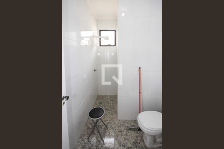 Casa à venda com 129m², 2 quartos e 2 vagas Casa à venda com 129m², 2 quartos e 2 vagasBanheiro