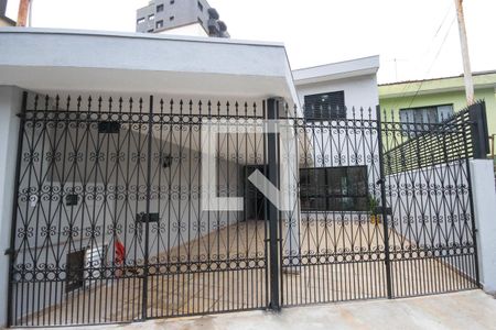 Casa à venda com 129m², 2 quartos e 2 vagas Casa à venda com 129m², 2 quartos e 2 vagasFachada