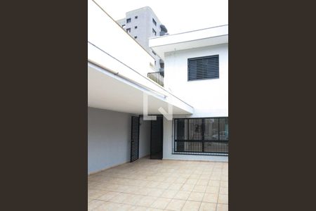 Casa à venda com 129m², 2 quartos e 2 vagas Casa à venda com 129m², 2 quartos e 2 vagasGaragem