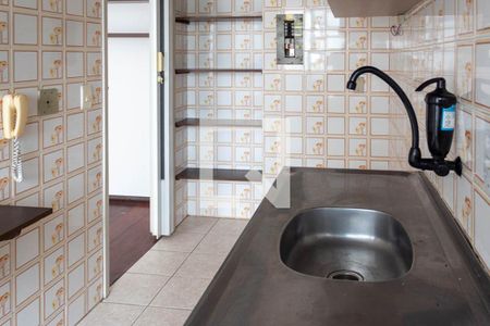 Cozinha de apartamento para alugar com 1 quarto, 50m² em Floresta, Porto Alegre