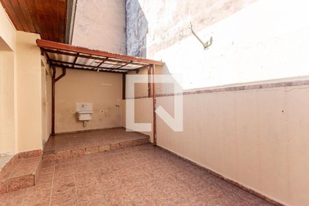 Quintal de casa para alugar com 2 quartos, 90m² em Vila Natália, São Paulo
