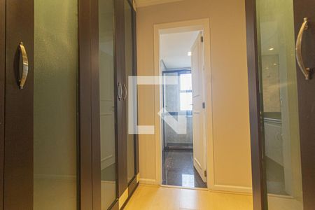 Apartamento para alugar com 156m², 3 quartos e 2 vagas Apartamento para alugar com 156m², 3 quartos e 2 vagasCloset do quarto 3