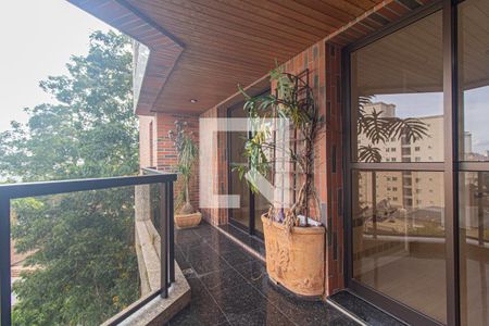 Apartamento para alugar com 156m², 3 quartos e 2 vagas Apartamento para alugar com 156m², 3 quartos e 2 vagasSacada