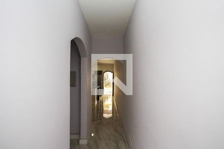 Corredor de casa para alugar com 3 quartos, 187m² em Vila California, São Paulo