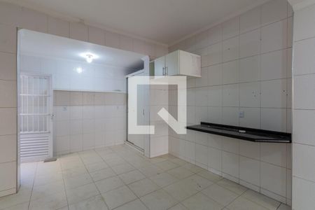 Casa à venda com 131m², 4 quartos e 1 vaga Casa à venda com 131m², 4 quartos e 1 vagaCozinha
