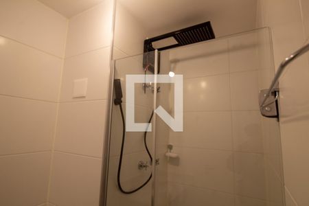 Banheiro de kitnet/studio para alugar com 1 quarto, 25m² em Brooklin, São Paulo