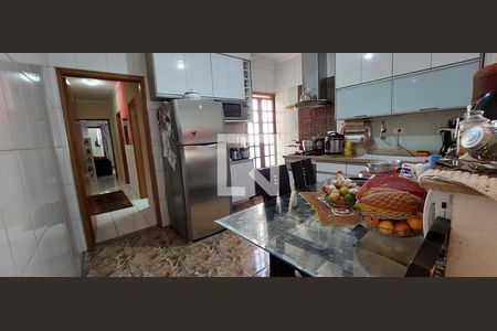 Casa à venda com 115m², 2 quartos e 5 vagasCozinha