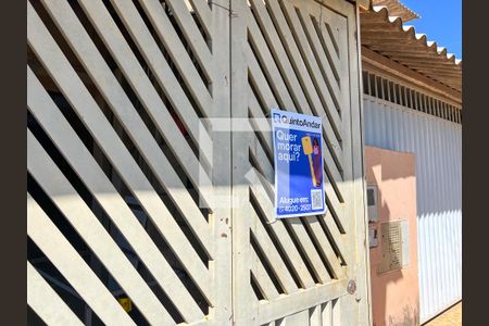 Plaquinha Aluga-se de apartamento para alugar com 2 quartos, 128m² em Riacho Fundo Ii, Brasília