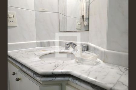 Apartamento para alugar com 137m², 3 quartos e 2 vagas Apartamento para alugar com 137m², 3 quartos e 2 vagasBanheiro 2