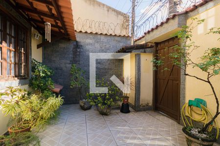 Casa de condomínio à venda com 168m², 4 quartos e 1 vaga Casa de condomínio à venda com 168m², 4 quartos e 1 vagaVaranda