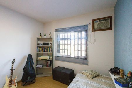 Casa de condomínio à venda com 168m², 4 quartos e 1 vaga Casa de condomínio à venda com 168m², 4 quartos e 1 vagaQuarto 3