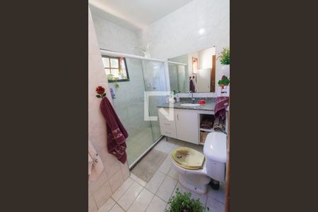 Casa de condomínio à venda com 168m², 4 quartos e 1 vaga Casa de condomínio à venda com 168m², 4 quartos e 1 vagaBanheiro da Suíte