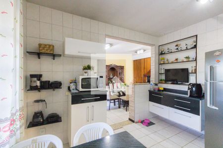 Casa de condomínio à venda com 168m², 4 quartos e 1 vaga Casa de condomínio à venda com 168m², 4 quartos e 1 vagaCozinha