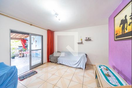 Sala de casa à venda com 8 quartos, 500m² em Vila Mazzei, Santo André