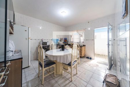 Casa à venda com 500m², 8 quartos e 4 vagasCozinha 