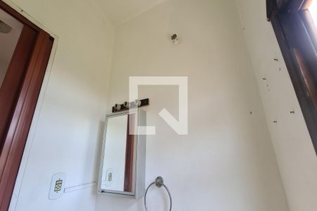 Casa para alugar com 174m², 5 quartos e 1 vagaBanheiro 1 (casa dos fundos)