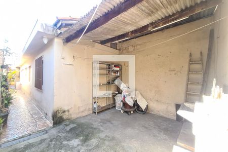 Casa para alugar com 174m², 5 quartos e 1 vagaÁrea de Serviço (casa dos fundos)