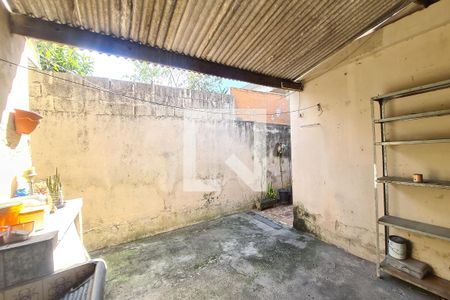 Casa para alugar com 174m², 5 quartos e 1 vagaÁrea de Serviço (casa dos fundos)