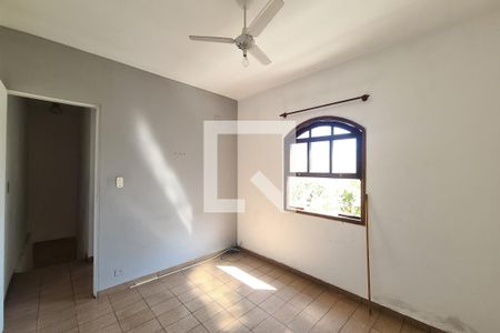 Casa para alugar com 174m², 5 quartos e 1 vagaQuarto 1 (casa dos fundos)