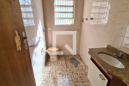 Casa para alugar com 174m², 5 quartos e 1 vagaBanheiro da Suíte (casa da frente)