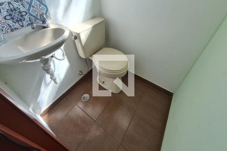 Casa para alugar com 174m², 5 quartos e 1 vagaBanheiro 1 (casa dos fundos)