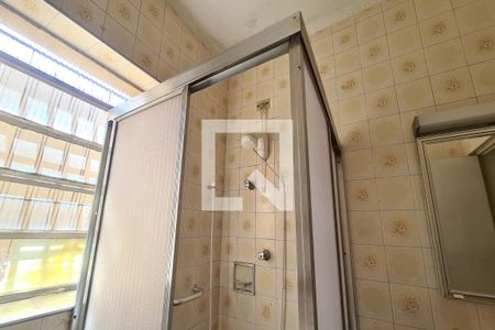 Casa para alugar com 174m², 5 quartos e 1 vagaBanheiro (casa da frente)