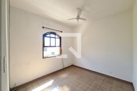 Casa para alugar com 174m², 5 quartos e 1 vagaQuarto 1 (casa dos fundos)