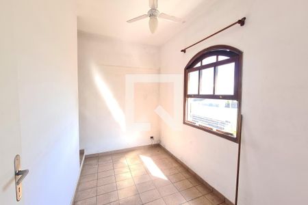 Casa para alugar com 174m², 5 quartos e 1 vagaQuarto 2 (casa dos fundos)