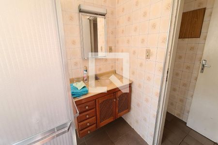 Casa para alugar com 174m², 5 quartos e 1 vagaBanheiro (casa da frente)