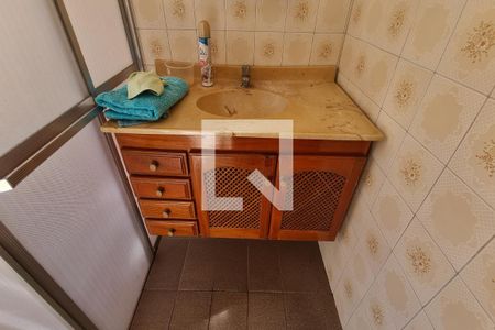 Casa para alugar com 174m², 5 quartos e 1 vagaBanheiro (casa da frente)